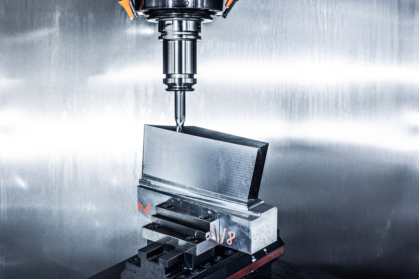 Experience machining processes live at the machine.