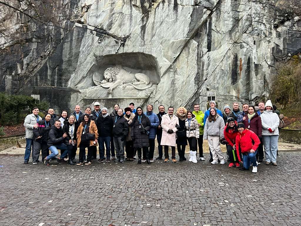 urn_li_image_D4E22AQEo0eELdFme2A