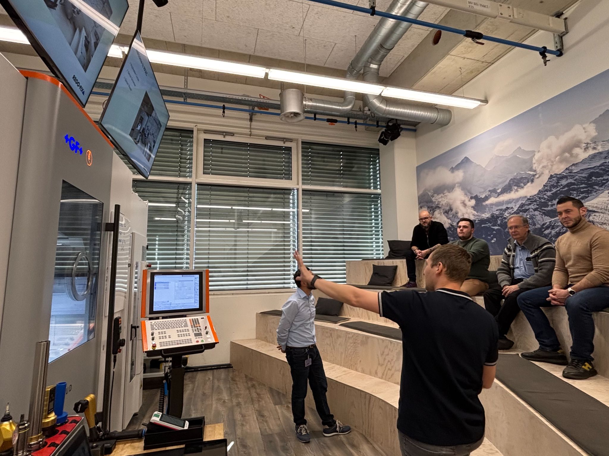 urn_li_image_D4E22AQGDqGhc3Z_M9g