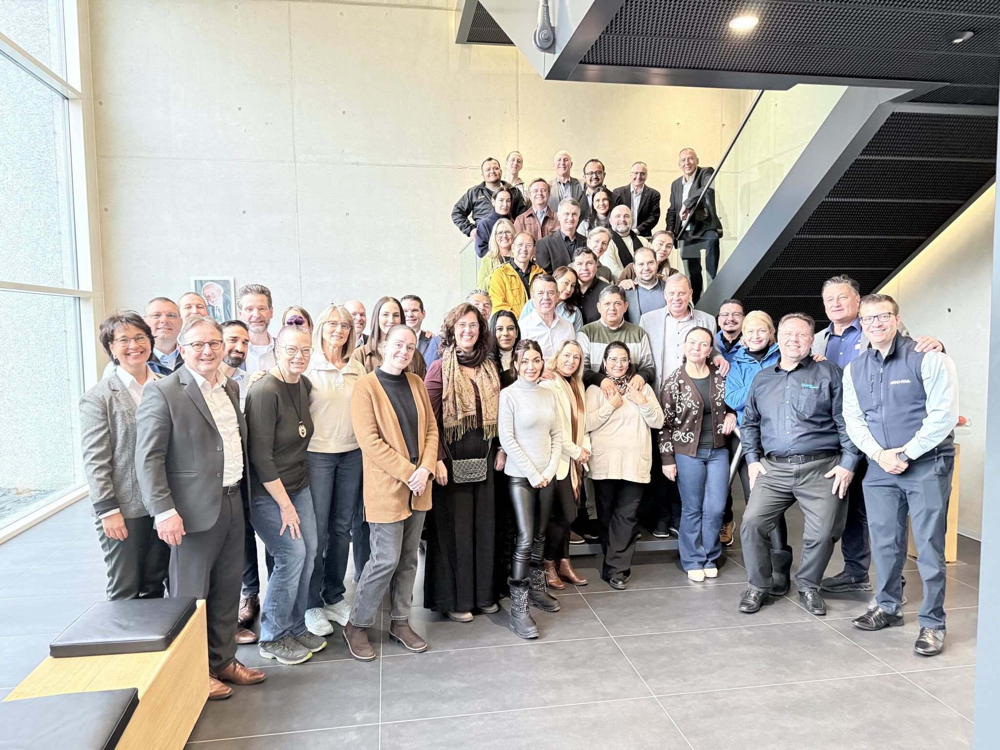 urn_li_image_D4E22AQGKlQcWGaFWzg