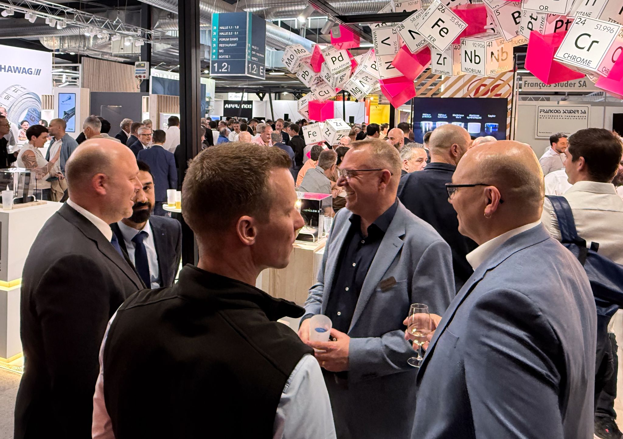 urn_li_image_D4E22AQG_-GnPQphMPw