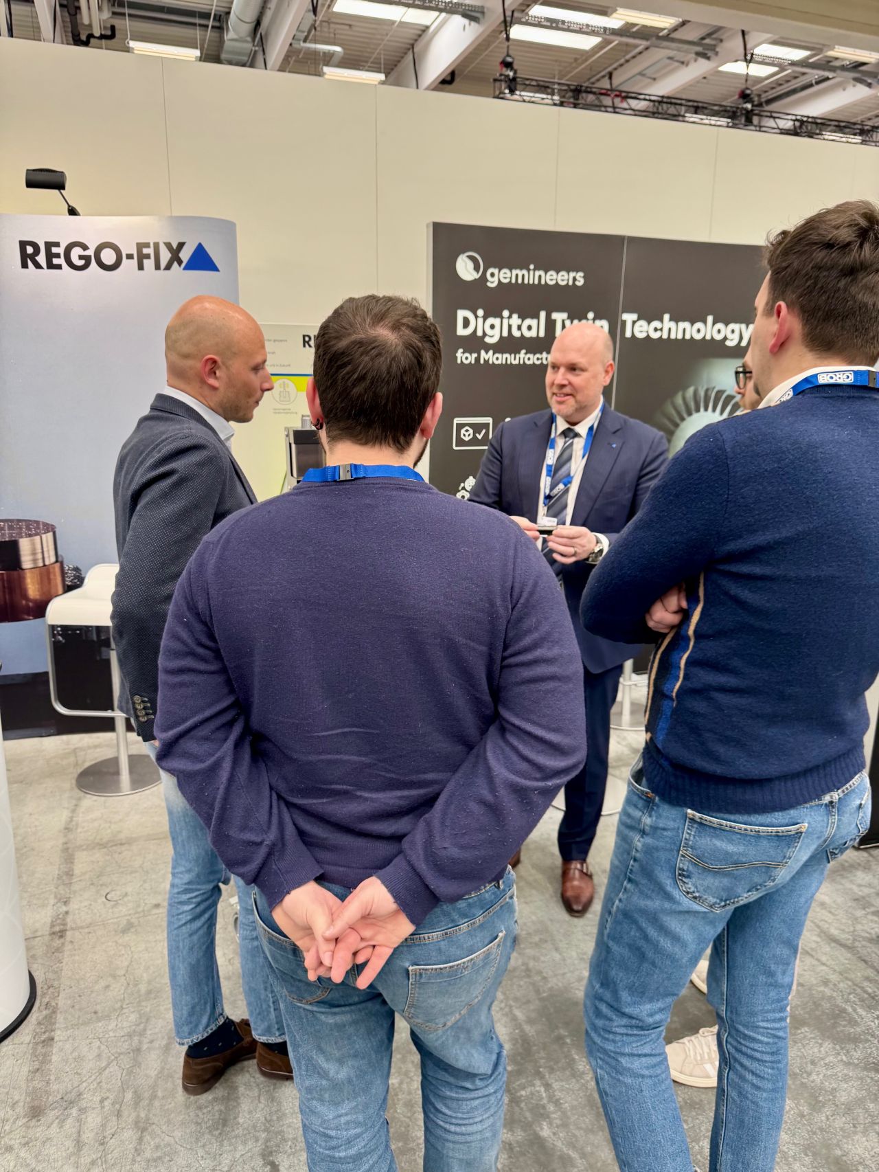 urn_li_image_D4E22AQGv8CrRUsCZ7w