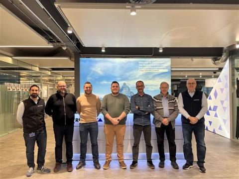 urn_li_image_D4E22AQG5ZyC_6IosNw